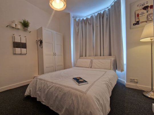 Room in a Shared House, Frith Road, E11 - Photo 1