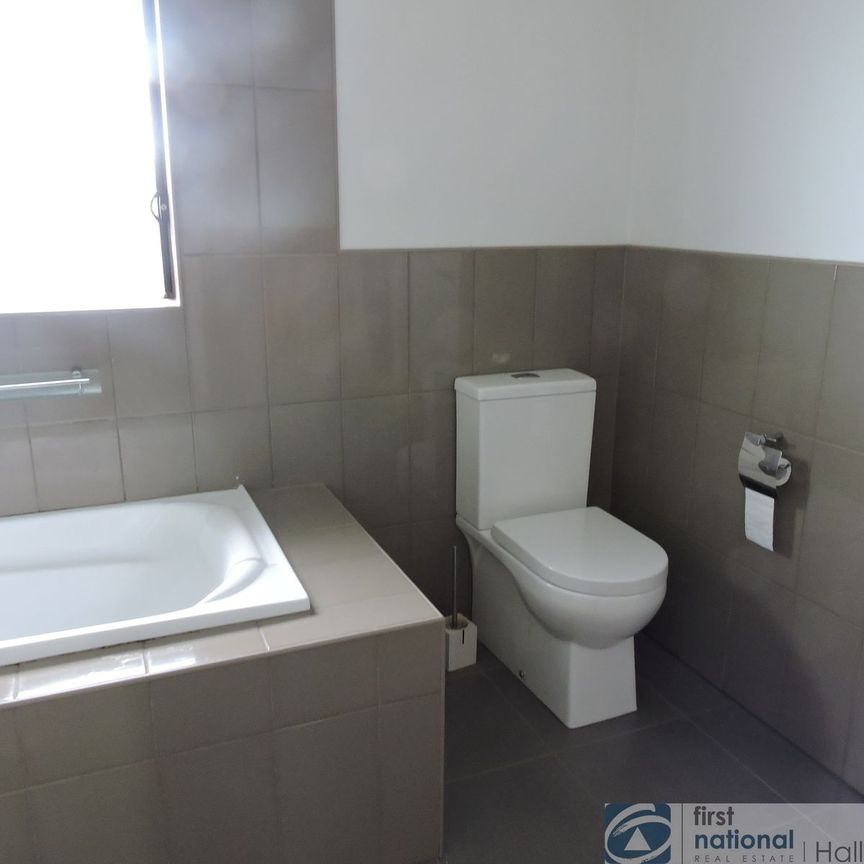 35 Kyla Avenue, Dandenong - Photo 1