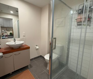 One Bedroom CBD Apartment with Carpark + Gym & Pool - Photo 6