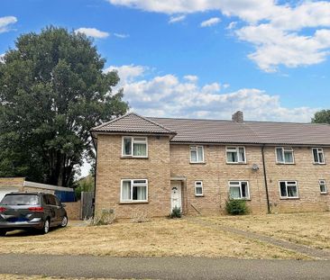 4 bedroom semi-detached house to rent - Photo 1