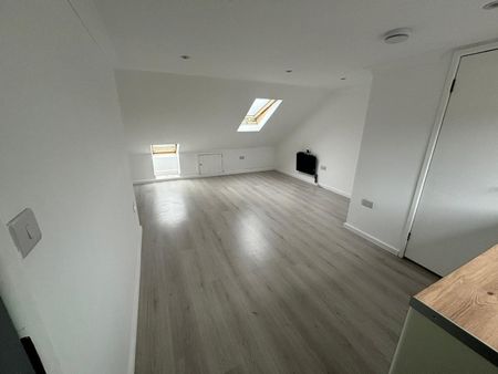 Studio Flat, Colville Road, E11 - Photo 4