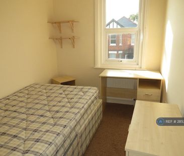 6 bedroom detached house to rent - Photo 2