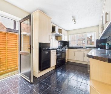 5 bedroom detached house to rent - Photo 5