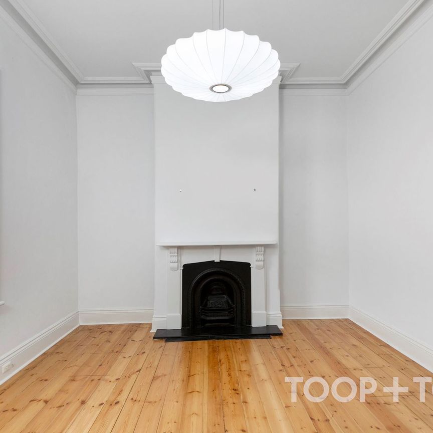 REFINED HERITAGE LIVING IN PRESTIGIOUS WALKERVILLE - Photo 1