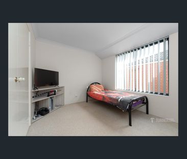 MODERN LIVING - Photo 3