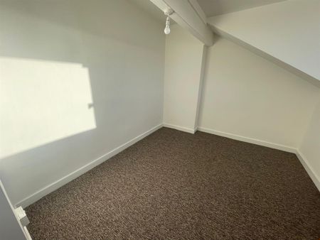 Cross Flatts Parade, Leeds - Photo 5