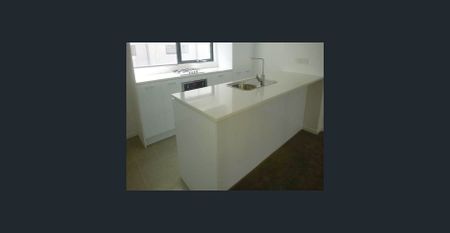 TRILEVEL SPLENDOUR - Photo 3