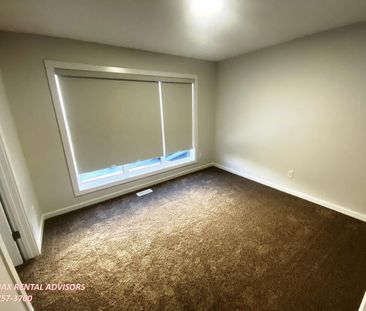 UPPER 2127 Muckleplum Crescent Southwest - Photo 4