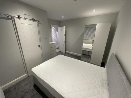 951 Upper Newtownards Road, Belfast, BT16 1RL - Photo 2