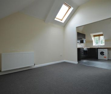 2 bedroom end of terrace house to rent - Photo 5