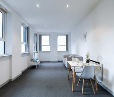 High Street - Photo 1