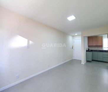 Apartamento 1 Dormitório Totalmente Reformado | Móveis Novos + Vaga... - Photo 3