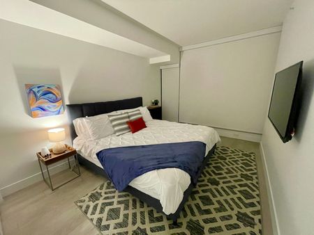 2 bed + den/2 bath at Ellis Parc - Photo 4