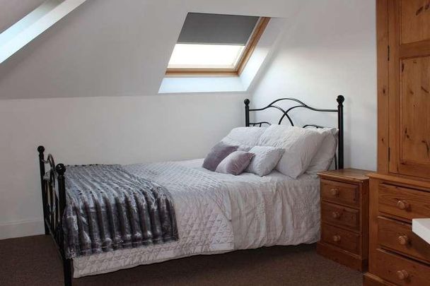 Bedroom Detached House In Winton, BH9 - Photo 1