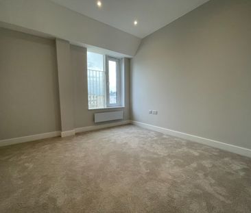 2 Bed Flat, Alleyn House, SO15 - Photo 1