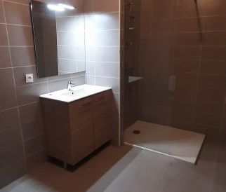 T3 AVEC LOGGIA ET PARKING - Photo 5