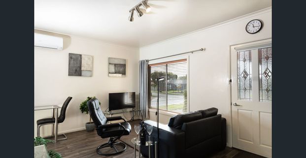 Modern 1 BD Unit in Trafalgar, FREE WiFi - Photo 1