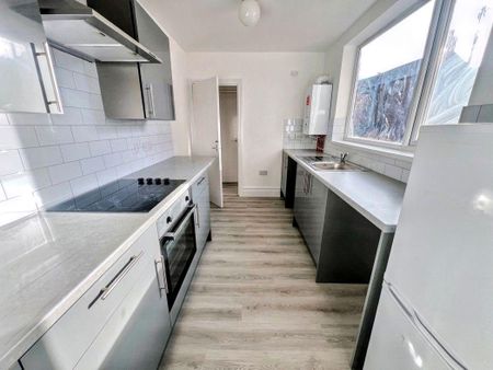 2 bed lower flat to rent in NE29 - Photo 2