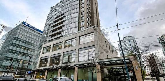 Vancouver Downtown Beautiful and Cozy 1B/1B/1B/1D For Rent - Photo 2