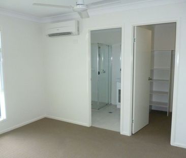 FAMILY HOME IN BEACONSFIELD HEIGHTS - Photo 2