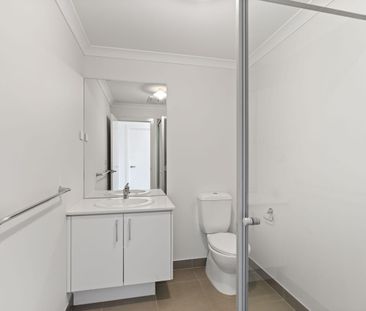 Stylish & Spacious Family Living in a Prime Location! - Photo 6