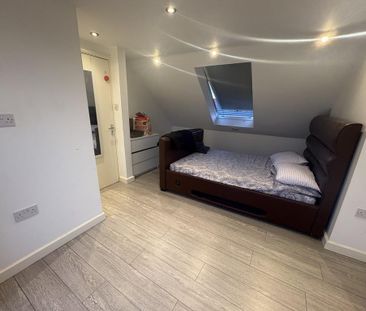 House share to rent - Photo 2