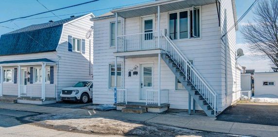 Grand 5 ½ avec sous-sol - Photo 2