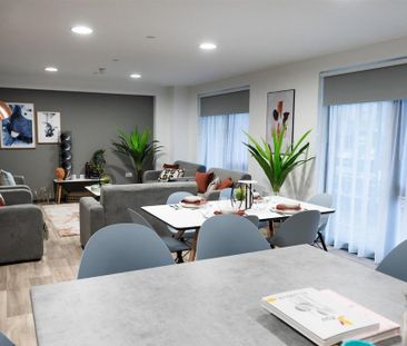 1 bedroom in a flat share to rent - Photo 2