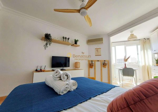 HALF SEASON STUDIO FOR RENT FROM 15/10/23 - 31/03/24 IN BENALMÁDENA IN 2ND LINE OF BEACH.-