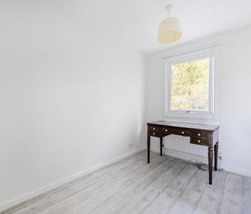 4 bedroom detached house to rent - Photo 3