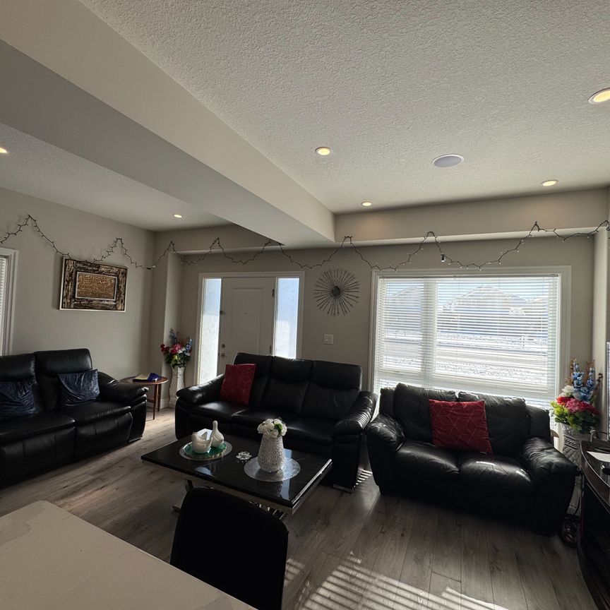 For Lease - 829 SARNIA Road, London North, Ontario - Photo 1