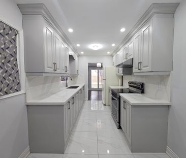 For Lease - 17 St Emilion Way, Toronto, Ontario - Photo 4