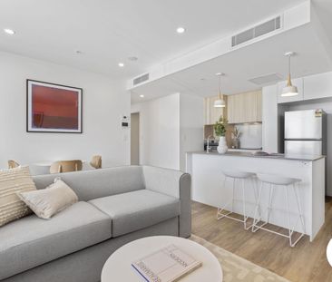 Huge outdoor space, stylish, furnished apartment with stunning roof... - Photo 3