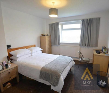 5 bedroom end of terrace house to rent - Photo 6