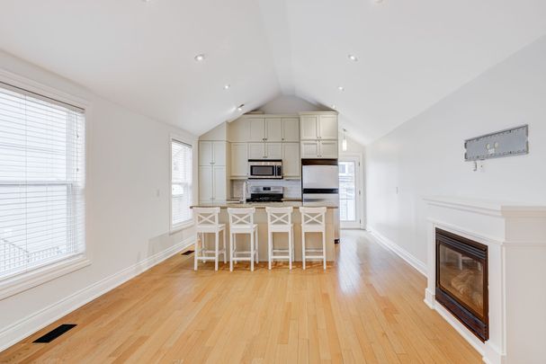 For Lease - 21 D'arcy Street Unit# Upper, Toronto, Ontario - Photo 1