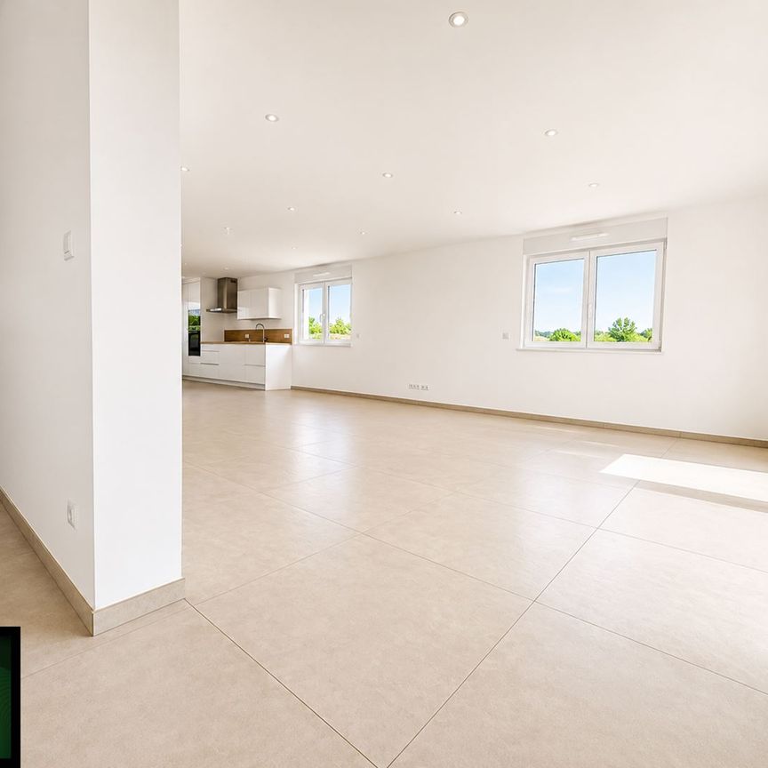 Location Appartement 3 pièces 111m² HAUCOURT MOULAINE 54860 - Photo 1