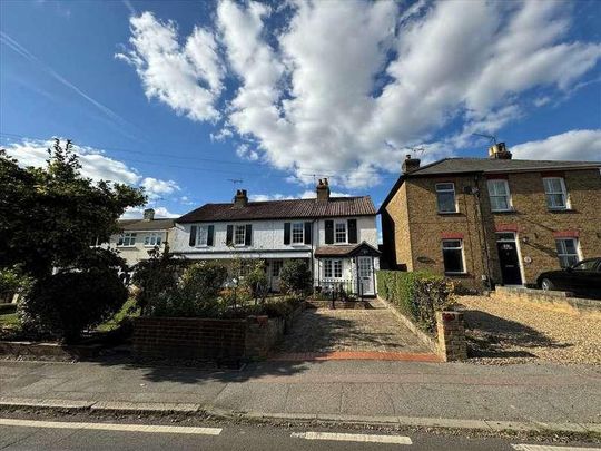 Thompson Cottages, Harwood Hall Lane, Upminster, RM14 - Photo 1