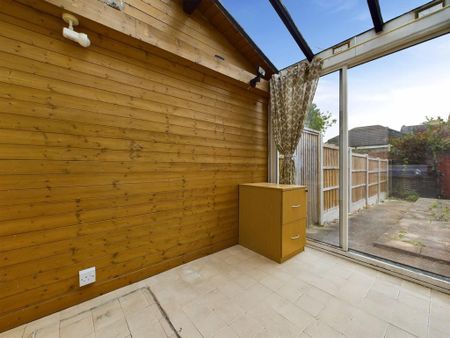 2 bedroom semi-detached house to rent - Photo 4