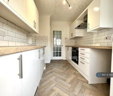 3 bedroom terraced house to rent - Photo 4