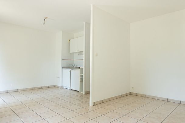 Rue des Acacias - Appartement situé au rez-de-chaussée - Photo 1