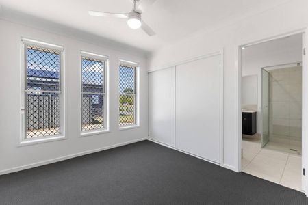 Brand New 3-Bedroom Duplex - Modern Living Minutes from Woodgate Beach - Photo 2