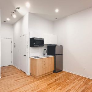 1 CH - 1 SDB - Montréal - $1,120 /mo - Photo 2