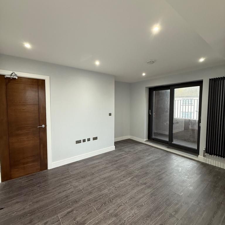 3 bedroom apartment to rent - Photo 1