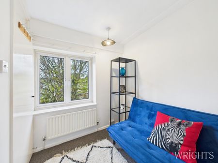 4 bedroom Mid Terraced House - Bishops Rise, Hatfield - Photo 5