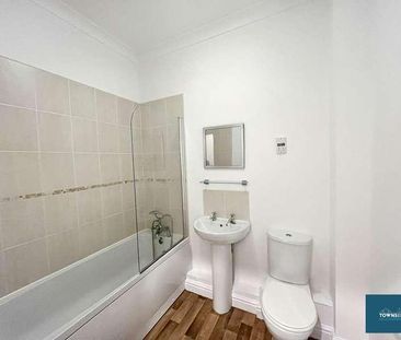 Calver Close, Penryn, TR10 - Photo 1