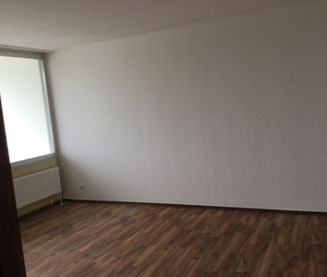 Ab sofort frei! Gut geschnittene 3-Zimmer-Wohnung mit Balkon in Kre... - Photo 1