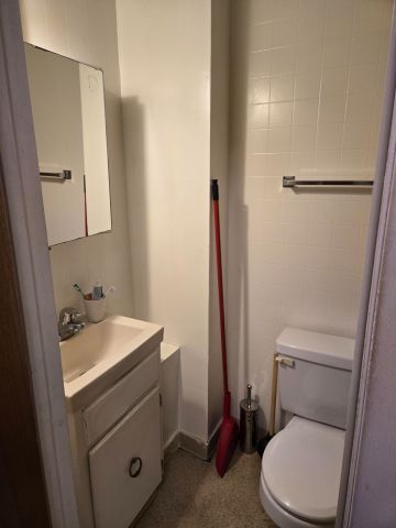 For Lease - 984 Dundas Street Unit# 1, Toronto, Ontario - Photo 2