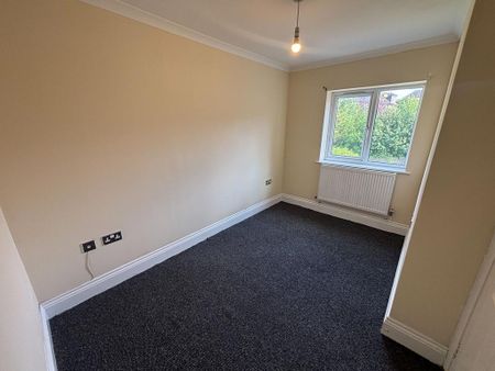 4 bedroom terraced house to rent - Photo 3