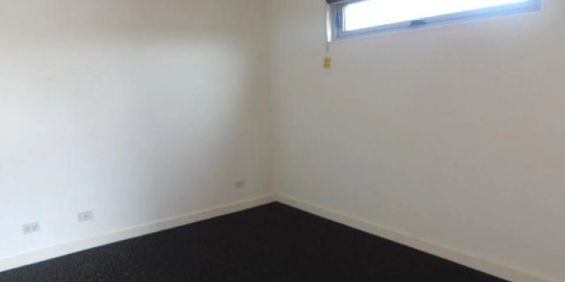 Stylish and Affordable! 6 month lease - Photo 3