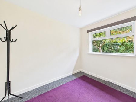 4 bedroom end of terrace house to rent - Photo 4